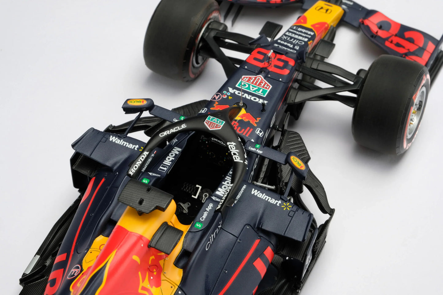 #1 Verstappen RB16B 2021 Abu Dhabi GP Winner 1:18 Amalgam Car Model