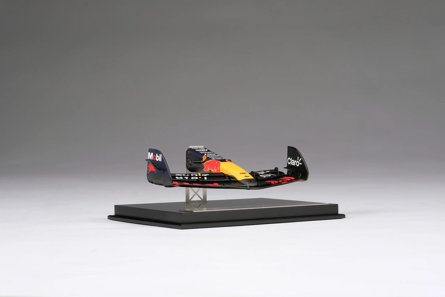 RB19 Front Wing 2023 Season Amalgam 1:12 Nosecone